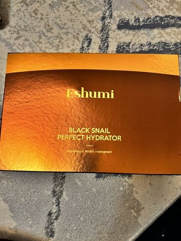 gangster средство от проблемной кожи: Увлажняющее средство Eshumi Black Snail Perfect Hydrator в картонной