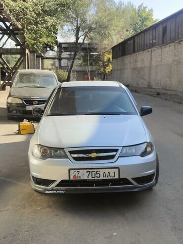 срочно продаю машину бишкек: Chevrolet Lacetti: 2010 г., 1.5 л, Бензин, Седан