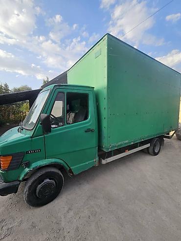 jac motors: Грузовой фургон Mercedes-Benz (серия T1/410D), зелёный. - Тип кузова — 2