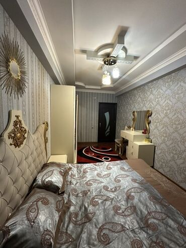 Uzunmüddətli kirayə mənzillər: Mətbəx hissəsində ağ rəngli modul mebellərlə təchiz olunmuş, qara -da lalafo.az — 9 Uzunmüddətli kirayə mənzillər: Mətbəx hissəsində ağ rəngli modul mebellərlə təchiz olunmuş, qara — 9