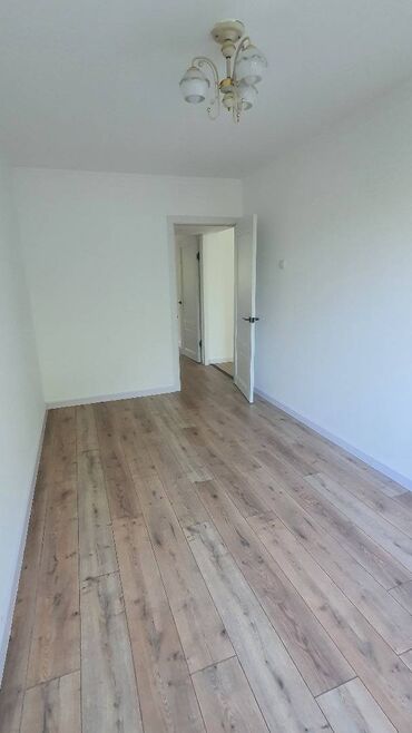 срочная продажа авто бишкек: 3 комнаты, 58 м², 104 серия, 3 этаж, Косметический ремонт