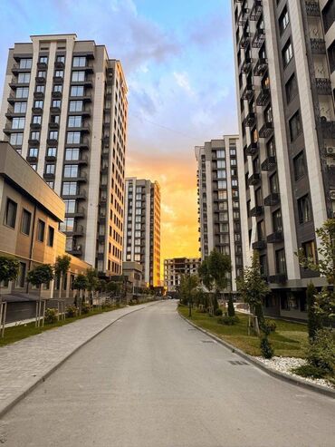 срочная продажа квартир: 2 бөлмө, 80 кв. м, Элитка, 11 кабат, ПСО (өзү оңдоп түзөтүп бүтүү үчүн)