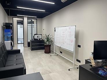 Аренда офисов: Бц Роял, Абдумомунова Сдается офис Площадь: 25 м2 10-этаж — 4