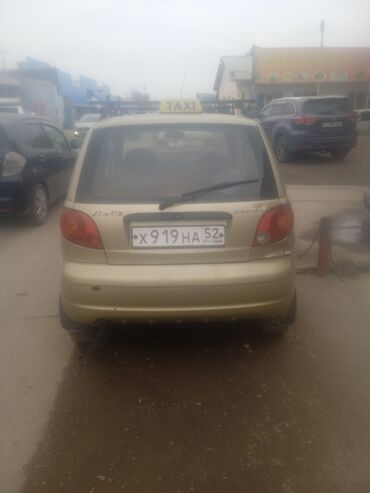 авто корея бишкек: Хэтчбек Daewoo Matiz бежевого цвета, оснащенный багажником на крыше