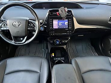 кузов гольф2: Toyota Prius: 2022 г., 1.8 л, Вариатор, Гибрид, Хэтчбэк — 8