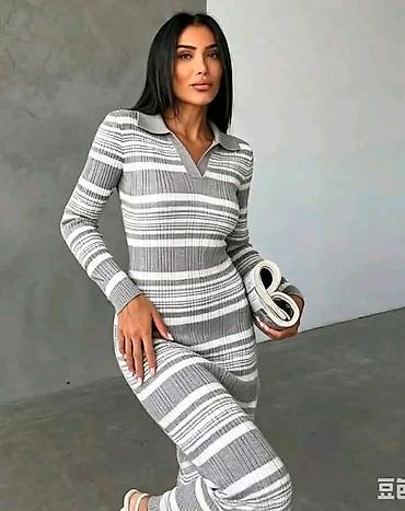 bez baletanke: Rebrasto pletena ženska haljina sa prugama - Model: uska rebrasta — 1