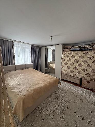 Продажа коттеджей и домов: Продается Жилой Дом 2,3 сотки. Половина дома. Угловой дом. По — 8