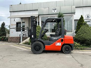 вилочный погрузчик тойота: Погрузчик, Toyota, 2019 г., Колесный, Вилочный — 7