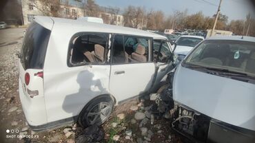 Другие детали кузова: СРОЧНО ДЁШЕВО !!! продаю авто на запчасти семиместный минивэн — 3