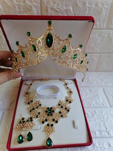 Setovi nakita: Chanel, Set: Kruna, Minđuše, Narukvica, Materijal: Cirkon, Biser — 4