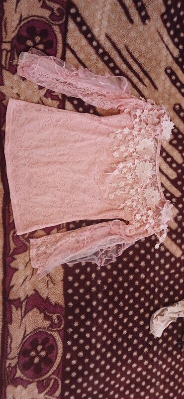 Dəstlər, kostyumlar: Qadın geyimləri. HER BIRI 10-15AZN her biri 1ce defe geyinilib — 8