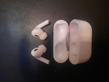 maca cayı: Apple AirPods Pro simli/simsiz şarj qabı ilə. Xüsusiyyətlər: - Aktiv — 1