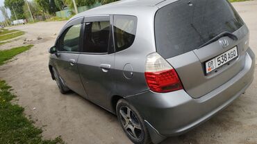 спринтер грузовой средний база: Honda Fit: 2003 г., 1.3 л, Вариатор, Бензин, Хэтчбэк