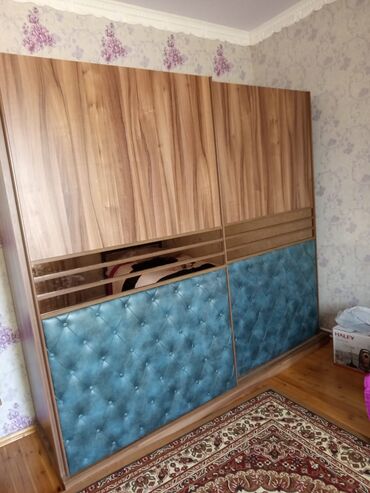 Butkalar, köşklar: Dolab 300azn. deffekt yoxdu. olçu en 2.45sm. uzun 2.70sm. Unvan
