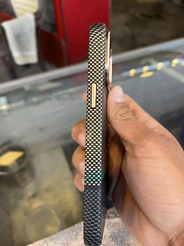 ikinci el ayfon 12 pro max: IPhone 15 Pro Max, 256 GB, Gümüşü, Barmaq izi, Simsiz şarj, Face ID — 4