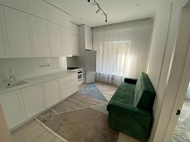 молодая квартира: 1 комната, 37 м², 4 этаж — 1