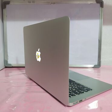 Электроника: Apple MacBook, Apple M1, 8 ГБ ОЗУ, 13.3 "