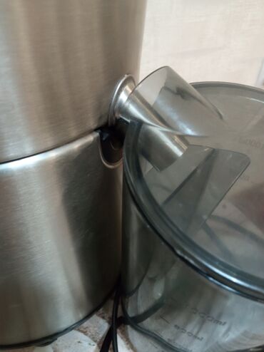 Другая бытовая техника: Продается соковыжималка потому что нам подарили новую. Состояние — 4