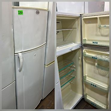 Aşağı donduruculu, ikiqapılı soyuducu. Ağ rəngdə korpusla təqdim