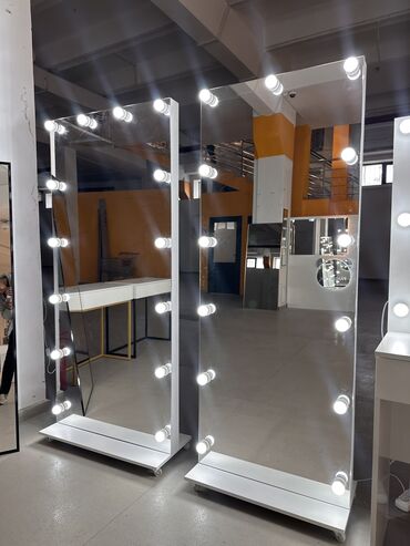 зеркало с камодом: Стеллажи Зеркала Комод Визажные столы В наличии и на заказ