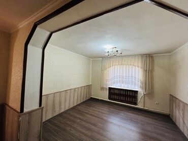 Продажа домов: Дом, 150 м², 11 комнат, Собственник, Старый ремонт at lalafo.kg — 15 Продажа домов: Дом, 150 м², 11 комнат, Собственник, Старый ремонт — 15