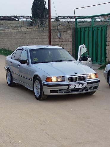 BMW: BMW 3 Series E36 sedan - Kuzov: sedan, gümüşü rəng - Mühərrik və — 4