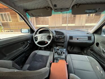 BMW: BMW 3 series: 1992 г., 1.8 л, Механика, Бензин, Седан — 16