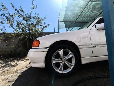 Mercedes-Benz: Mercedes-Benz C-Class: 1994 г., 2.2 л, Механика, Бензин, Седан