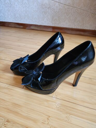 обувь зимние: Туфли 39, цвет - Черный