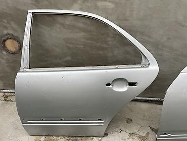 dörd fara: Sol ön, Mercedes-Benz w210, 2000 il, Almaniya, Ünvandan götürmə, Pulsuz çatdırılma, Ödənişli çatdırılma — 3