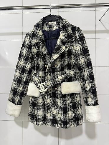 chanel mindjuse: Qadınlar üçün qışlıq palto - Dizayn: Qara-ağ dama (plaid) naxışlı — 1