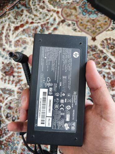 ucuz laptop: Hp adapter 120w Original,noutbukun üstündə gələn adapterdir 19.5V