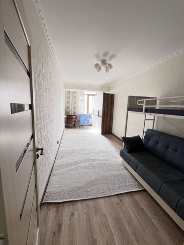 Долгосрочная аренда квартир: 3 комнаты, Риэлтор, Без подселения, С мебелью полностью — 4