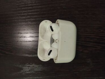 airpods одно ухо: Airpods