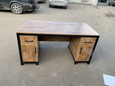 Письменные столы: Письменный стол — 48