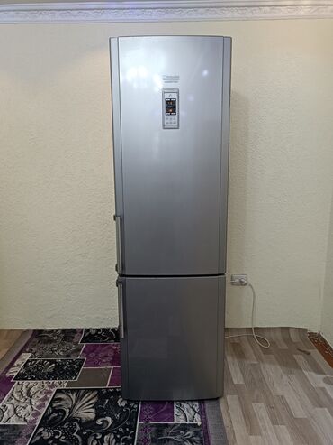 Холодильники: Холодильник Hotpoint Ariston, Б/у, Двухкамерный, No frost, 60 * 2 * 60