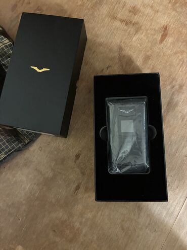 Vertu: Vertu Constellation, < 2 GB Memory Capacity, rəng - Qara, İki sim kartlı — 8