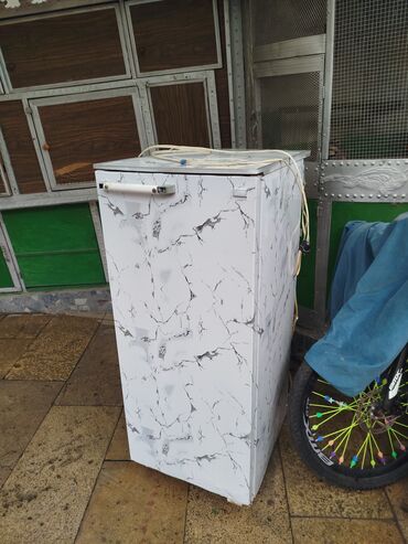 2 el soyuducu: Işlənmiş soyuducu tam islekdi qəşəy soyudur hündür 1.50sm eni 60sm at lalafo.az 2 el soyuducu: Işlənmiş soyuducu tam islekdi qəşəy soyudur hündür 1.50sm eni 60sm