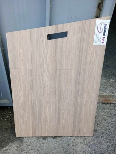 plasdik qapi pencere: Ağac teksturalı dekor panel nümunəsi. - Material: laminat/MDFlam