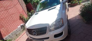 srv 3: Продается автомобиль Mercedes-Benz ML-класса в белом цвете. Этот