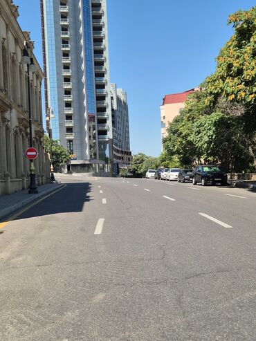 Uzunmüddətli kirayə mənzillər: Mərkəzdə, Əla Yerləşmə ilə Ailə və ya Ofis üçün– Alov Qüllələrinə — 2