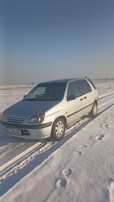 Toyota: Toyota Raum: 1997 г., 1.5 л, Автомат, Бензин, Хэтчбэк