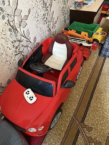 kabriolet: Uşaq elektrikli maşını – qırmızı rəngdə, kabriolet tipli korpus — 1