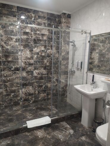 Посуточная аренда комнат: 300 м² — 5