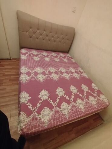 bazali kravat: İşlənmiş, İkinəfərlik çarpayı, Bazalı, Matras ilə, Rusiya