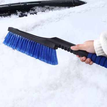 щётка для машины: Щётка для уборки снега с автомобиля. Поможет быстро очистить кузов и