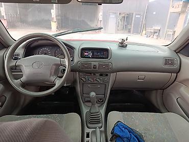 Унаа сатуу: Toyota Corolla: 1998 г., 1.6 л, Кол менен иштөөчү, Бензин — 6