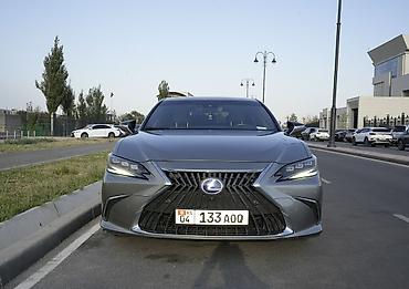 Lexus ES: 2019 г., 2.5 л, Вариатор, Гибрид, Седан