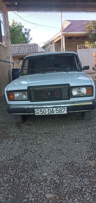 3 kameralı videoregistrator: VAZ (LADA) 2107: 0.3 l | 1985 il 232332 km Sedan
