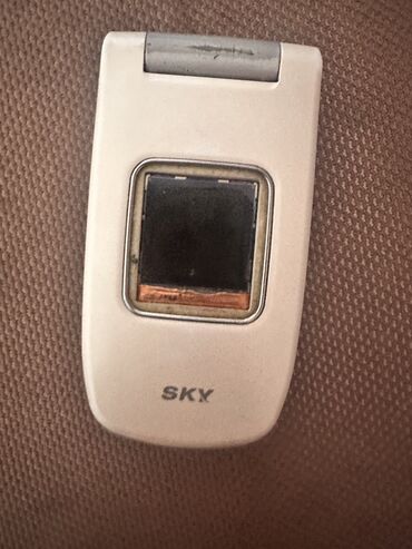 раскладушки телефон: Samsung C260, Колдонулган, < 2 ГБ, түсү - Ак, 1 SIM